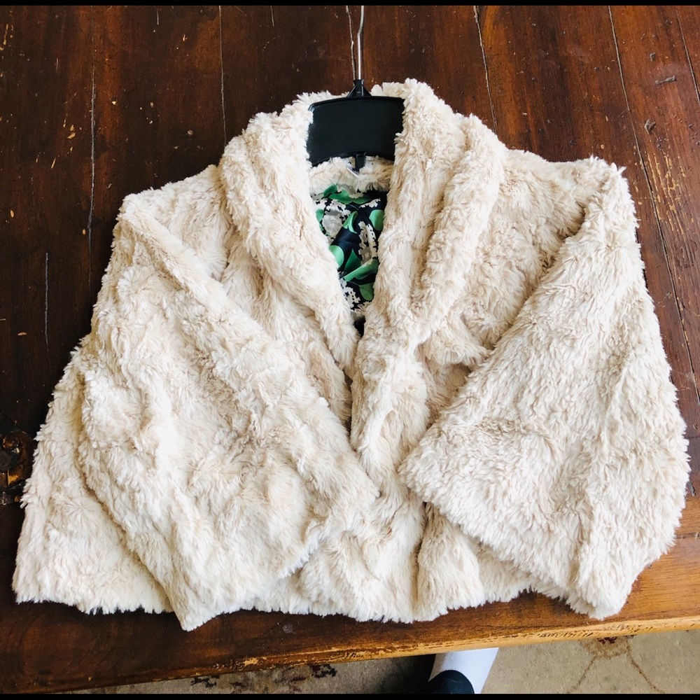 Cream shrug